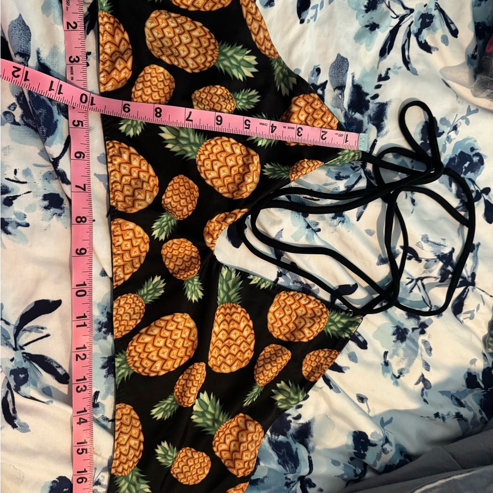 Pineapple Print cosmic savage swim krissy top med/large bnwt